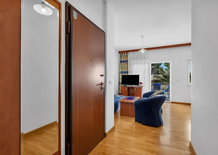 Blue Макарська