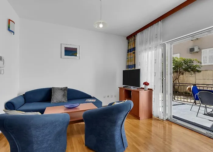 Blue Макарська